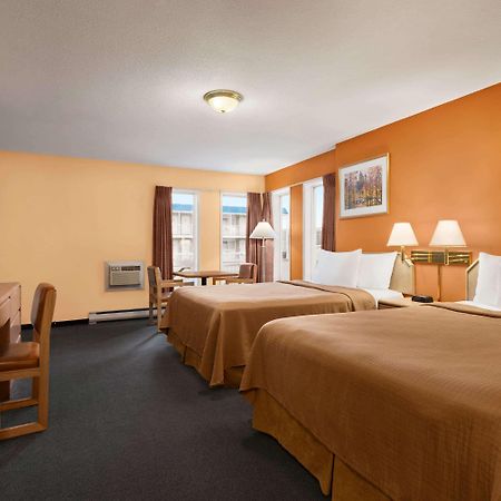 Travelodge By Wyndham Quesnel Bc Exterior foto