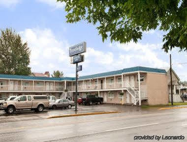 Travelodge By Wyndham Quesnel Bc Exterior foto